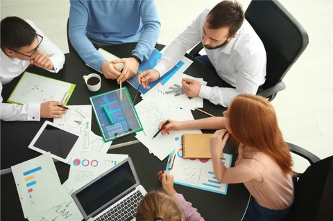 Expertise in R&D Accounting