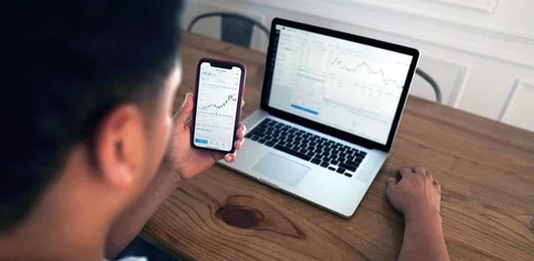 How does a secondary transaction get reported on ASC 718 Stock Option Expense?